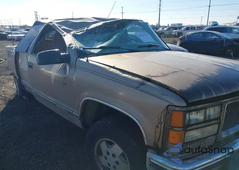 1995 GMC Sierra K2500 из США, поврежденный, VIN 2GTFK29S1S1511681